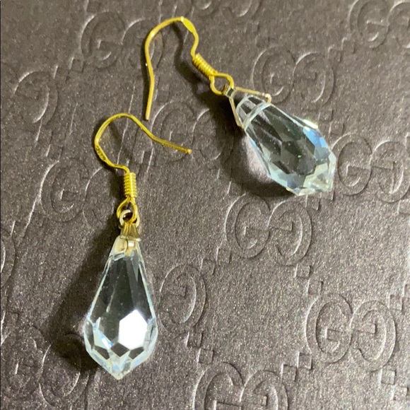 🖤Clear 💕Crystal earrings - Picture 2 of 6